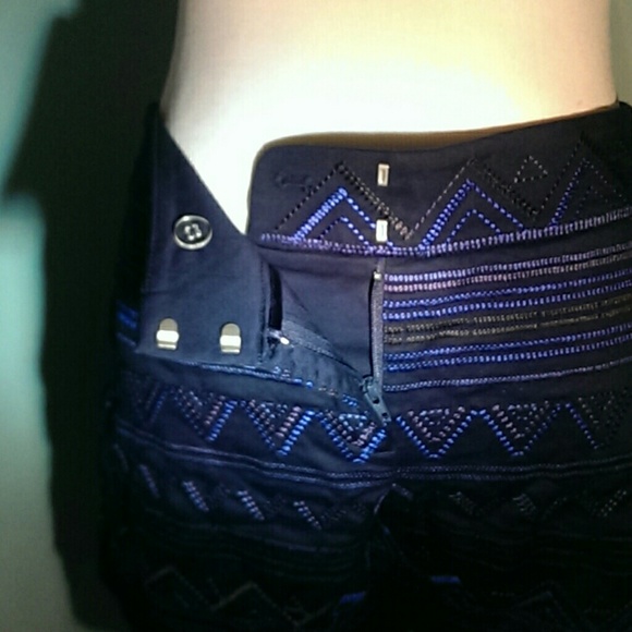 WHITE HOUSE BLACK MARKET Embroidered Ethnic Shorts - Picture 4 of 5